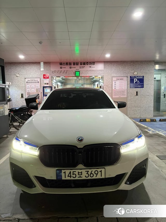 BMW 5 Series (G30) 2023 Белый из Кореи, фото 5