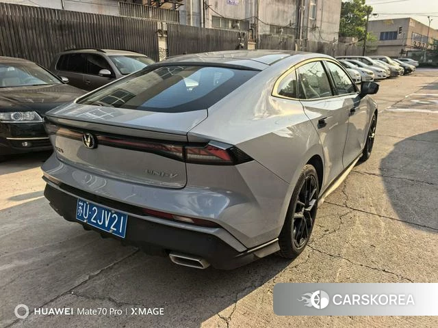 Chang'an UNI-V 2024 Серебристо-серый из Китая, фото 3