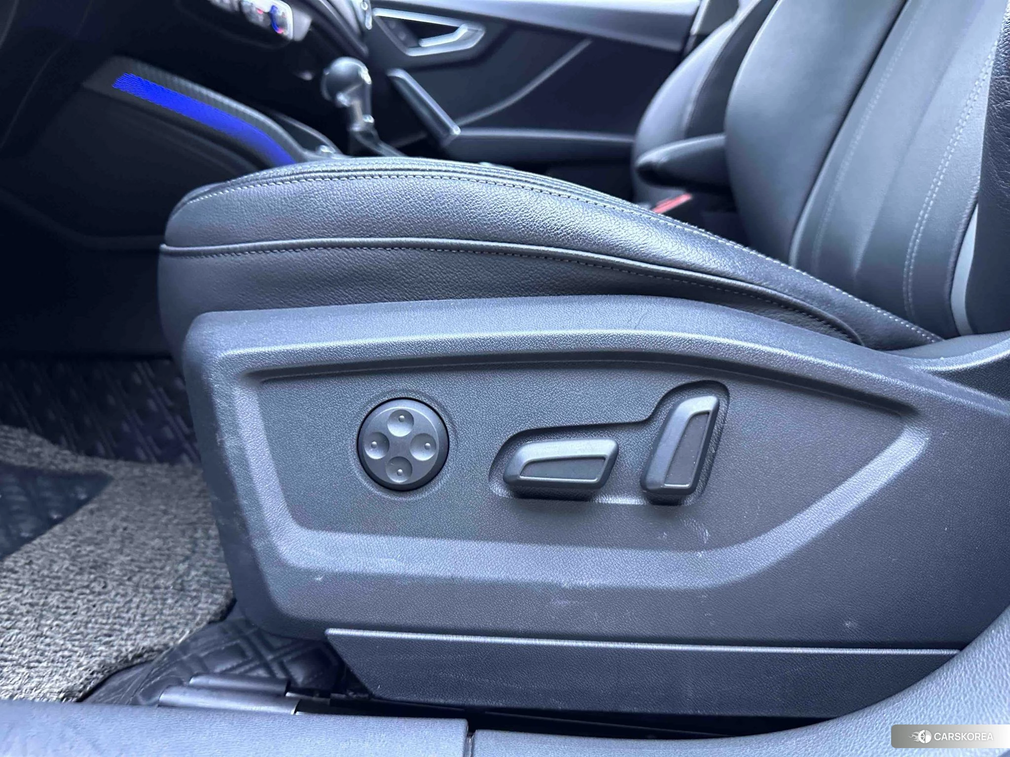 Audi Q2L id 4512639 из Китая 12