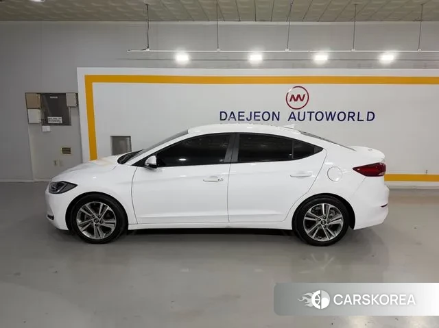 Hyundai Avante AD id 3340604 из Кореи 13