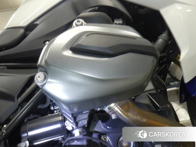 Engine photo