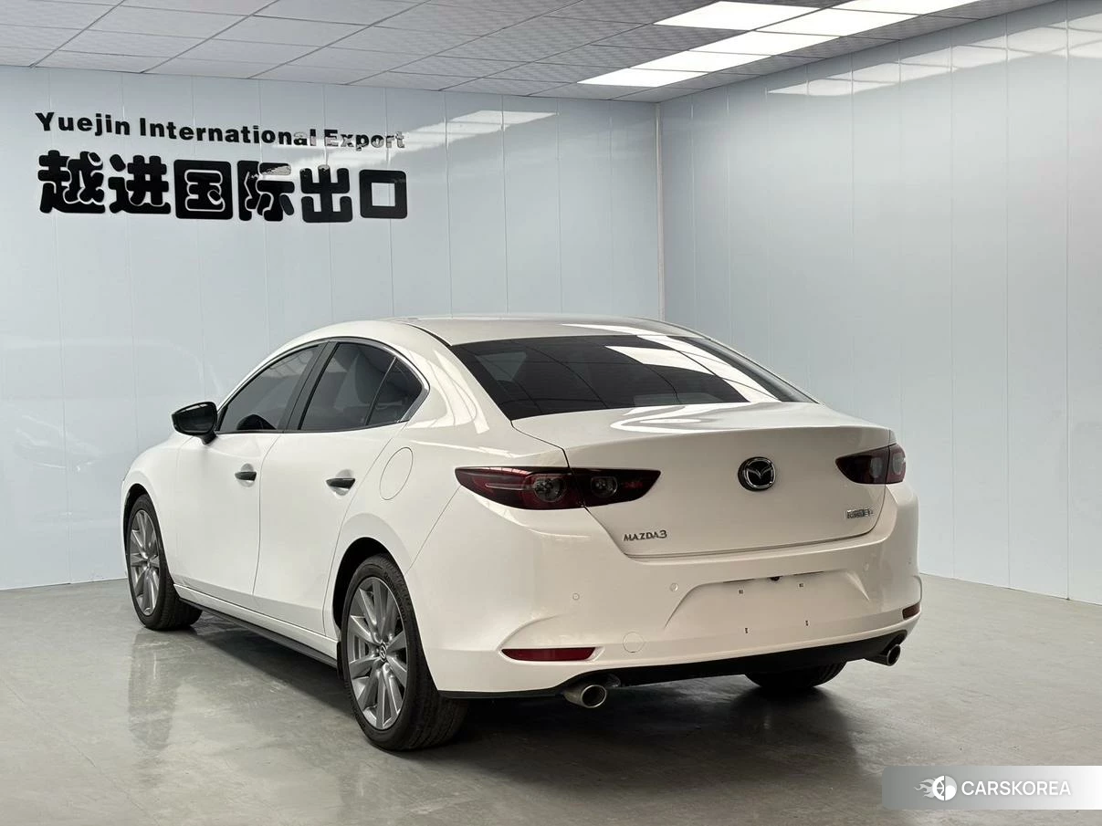 Mazda 3 2022 Белый из Китая, фото 5