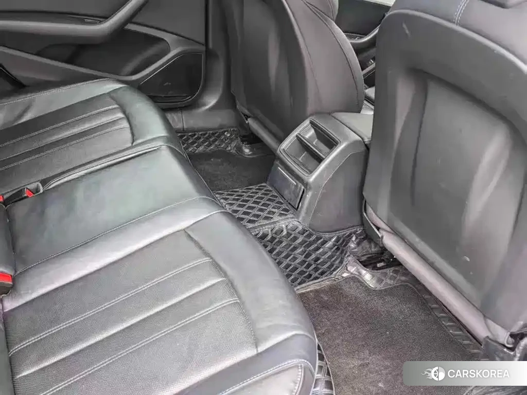 Audi A4L 2024 Белый из Китая, фото 3
