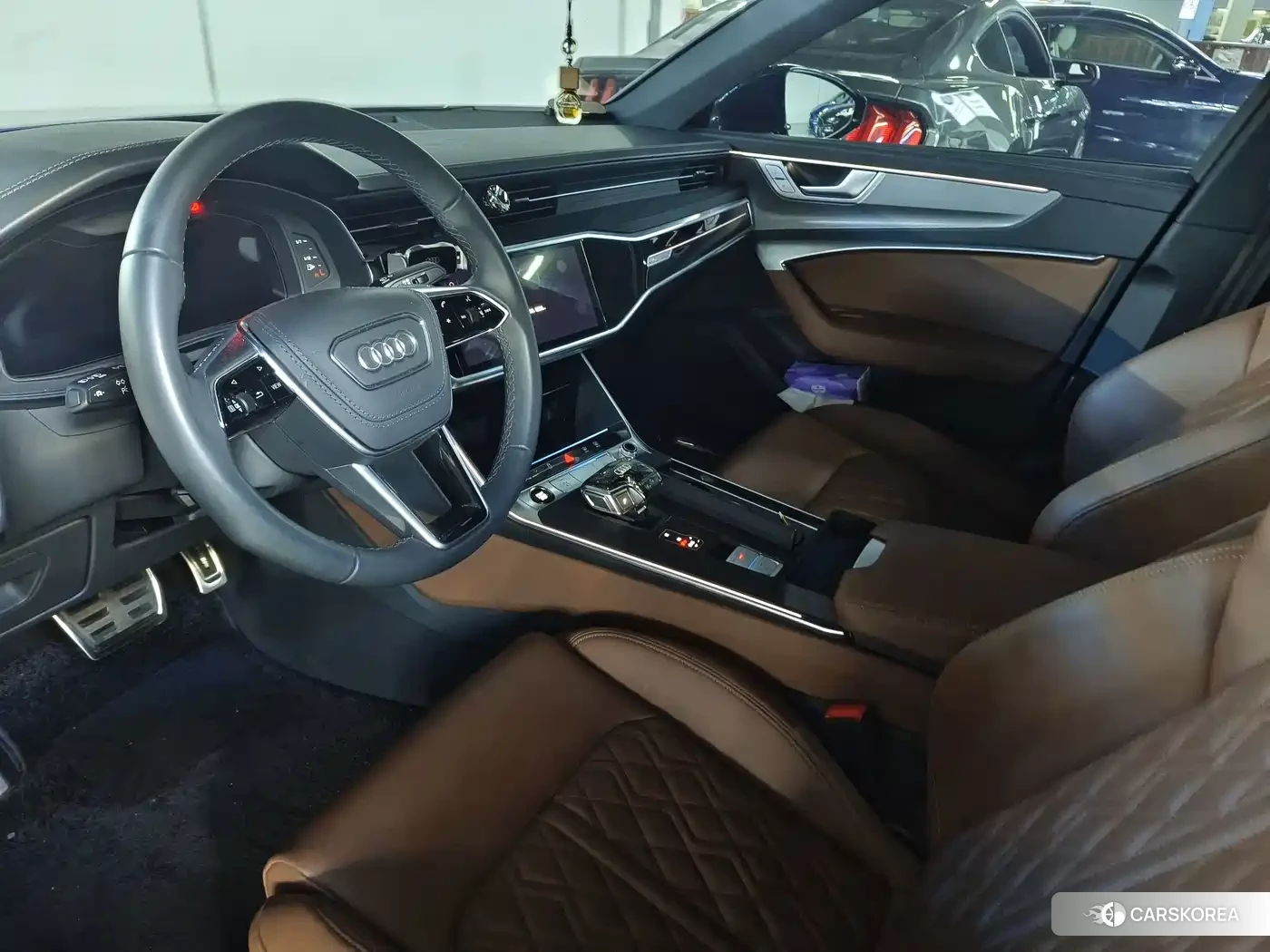 Audi A6L id 4669389 из Китая 10