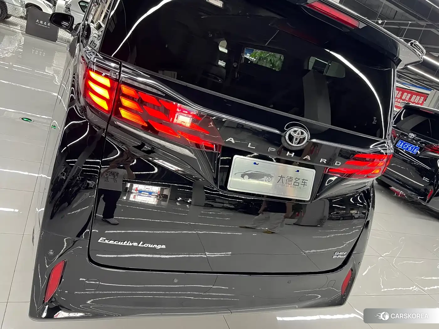 Toyota Elfa id 4606841 из Китая 21