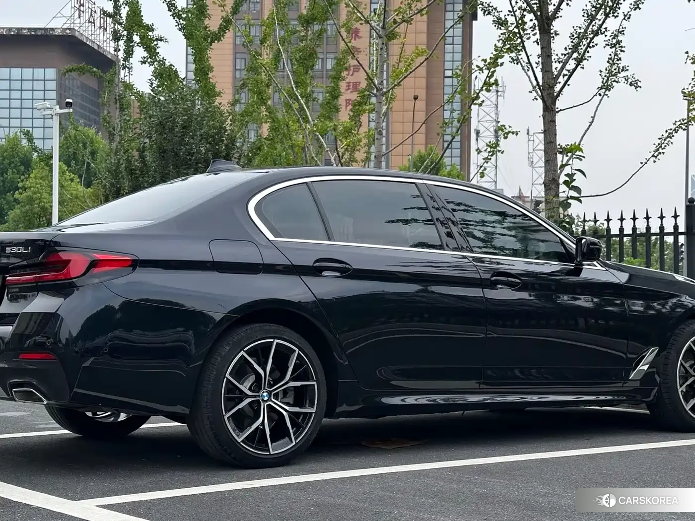 BMW 5 series 2021 Черный из Китая, фото 3