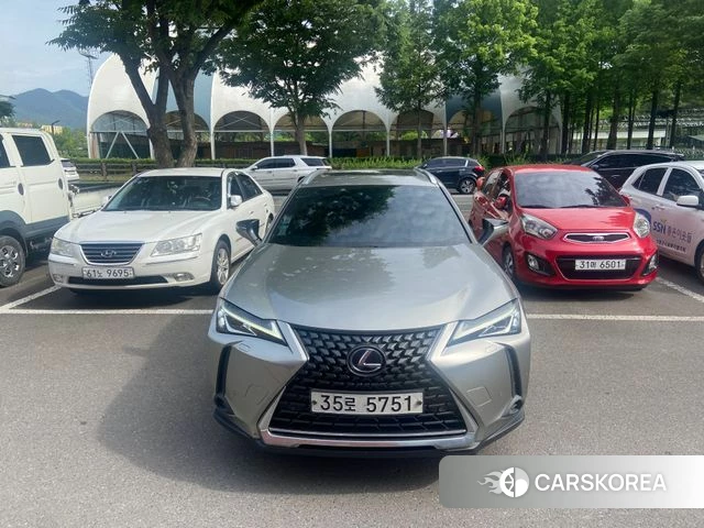 Lexus UX250h 2019 Серебристо-серый из Кореи, фото 4