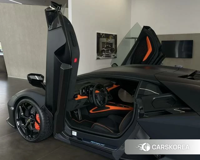 Lamborghini Revuelto 2023 Черный из Китая, фото 3