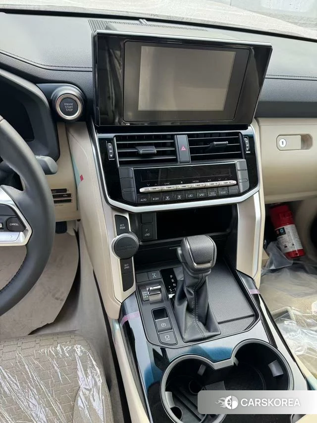 Toyota Land Cruiser (imported) 2026 Белый из Китая, фото 3