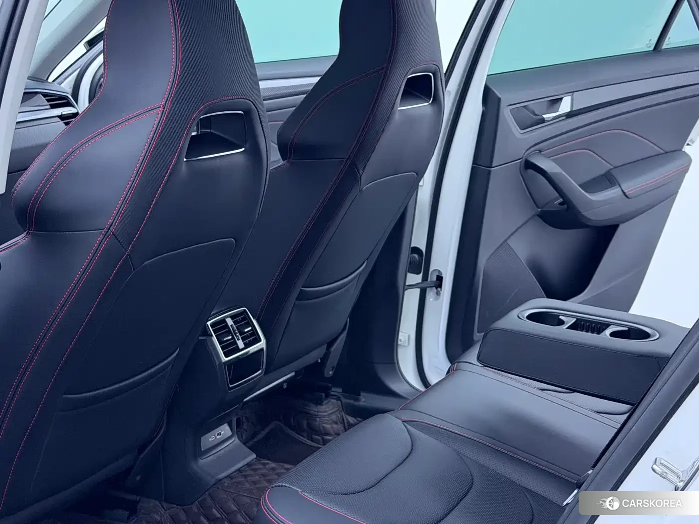 Skoda Kodiaq 2023 Белый из Китая, фото 3