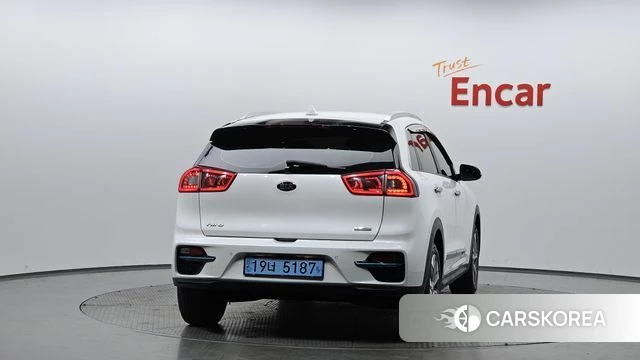 Kia Niro EV id 3853012 из Кореи 13