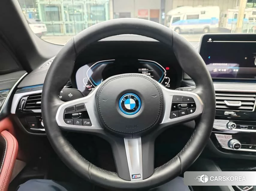 BMW 5 series PHEV 2021 Черный из Китая, фото 3