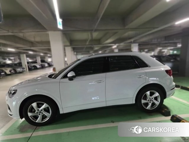 Audi Q3 (F3) 2020 Белый из Кореи, фото 3