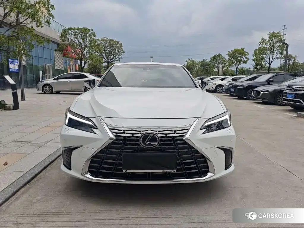 Lexus ES 2026 Белый из Китая, фото 4