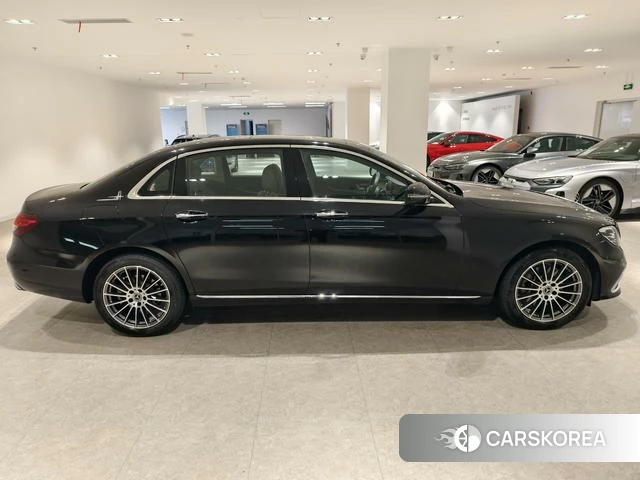 Mercedes-Benz E-class 2023 Черный из Китая, фото 5