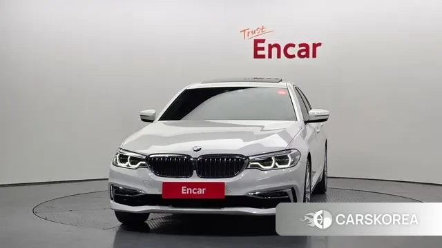 BMW 5 Series (G30) id 3698373 из Кореи 13