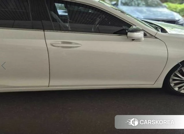 Lexus ES300h 7th generation 2022 Белый из Кореи, фото 3