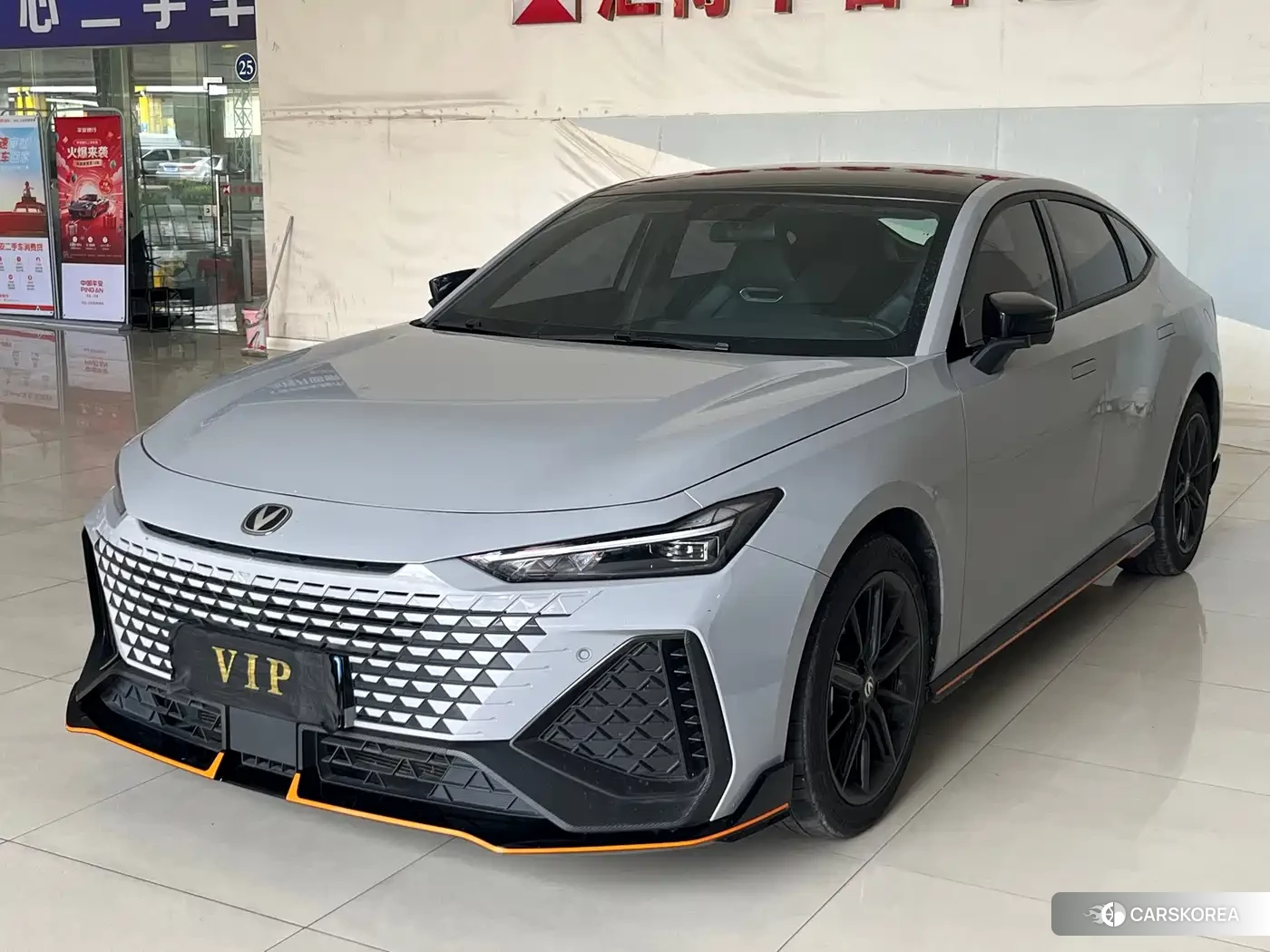 Chang'an UNI-V 2022 Silver/gray из Китая, фото 3