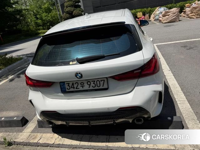 BMW 1 Series (F40) 2023 Белый из Кореи, фото 3