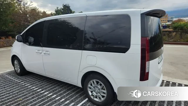 Hyundai Staria 2022 Белый из Кореи, фото 3