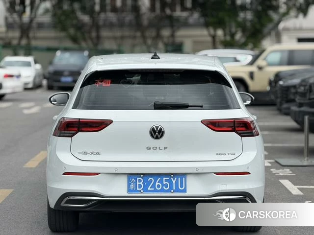 Volkswagen Golf 2023 Белый из Китая, фото 3