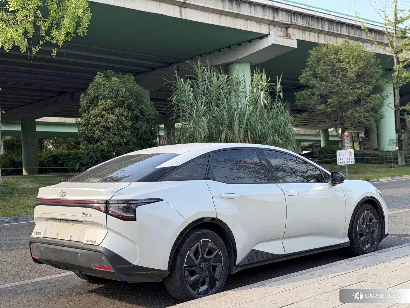 Toyota bZ3 id 4565298 из Китая 8
