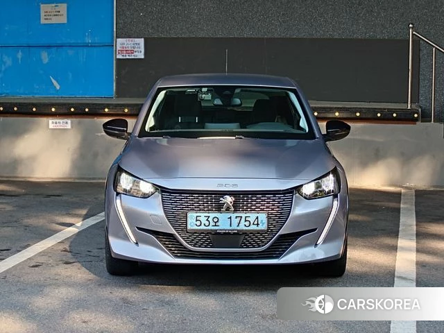 Peugeot e-208 second Generation 2022 Серебристо-серый из Кореи, фото 3