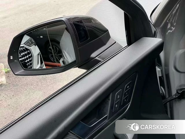 Audi Q5L Sportback id 4261919 из Китая 23