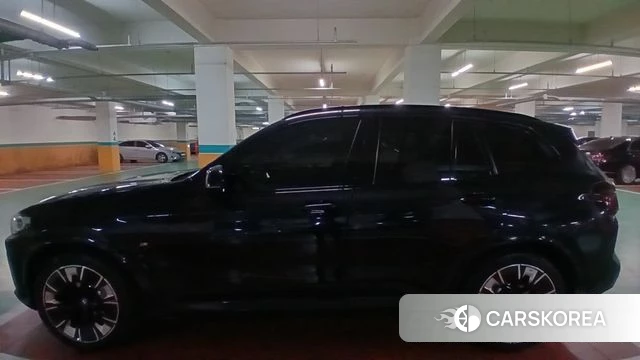BMW iX3 2024 Черный из Кореи, фото 3