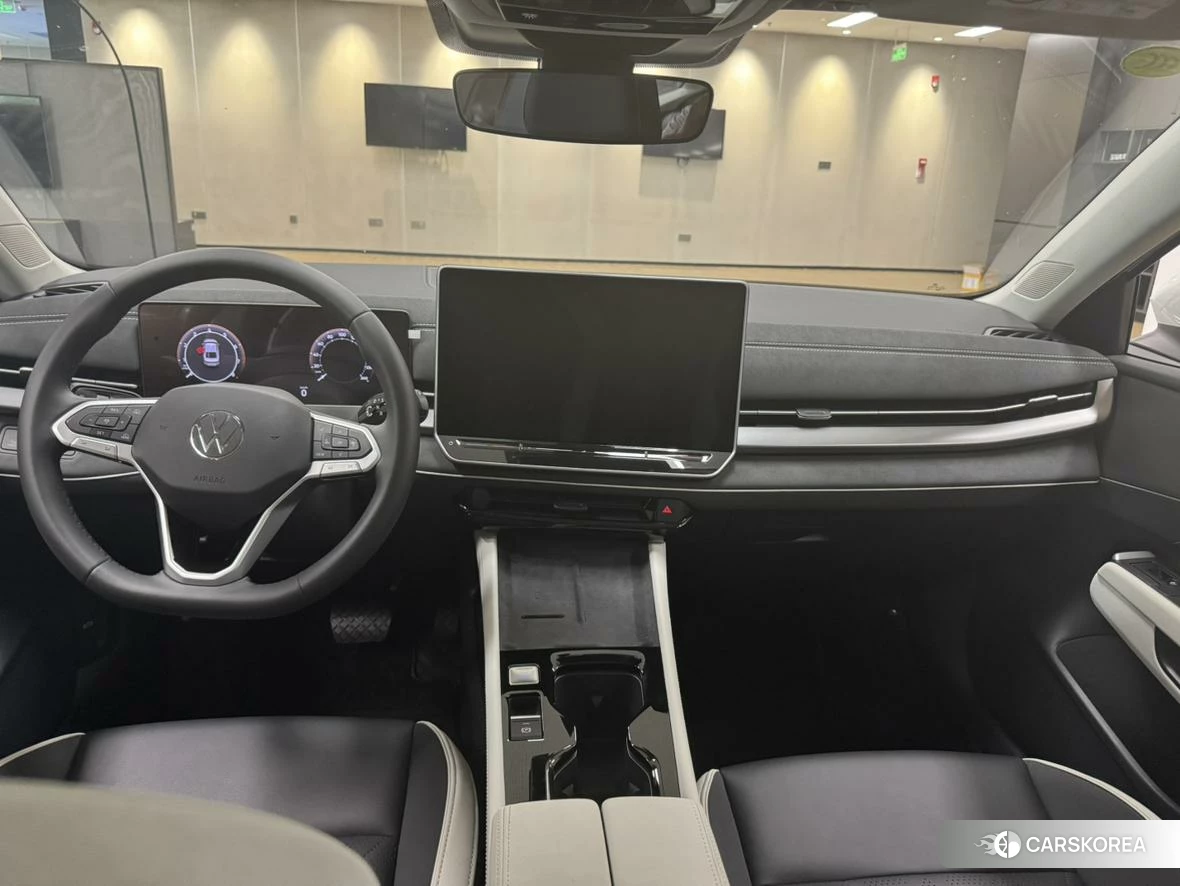 Volkswagen Sagitar 2025 Белый из Китая, фото 3