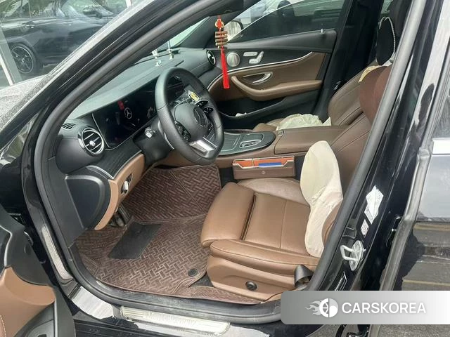 Mercedes-Benz E-class 2022 Черный из Китая, фото 3