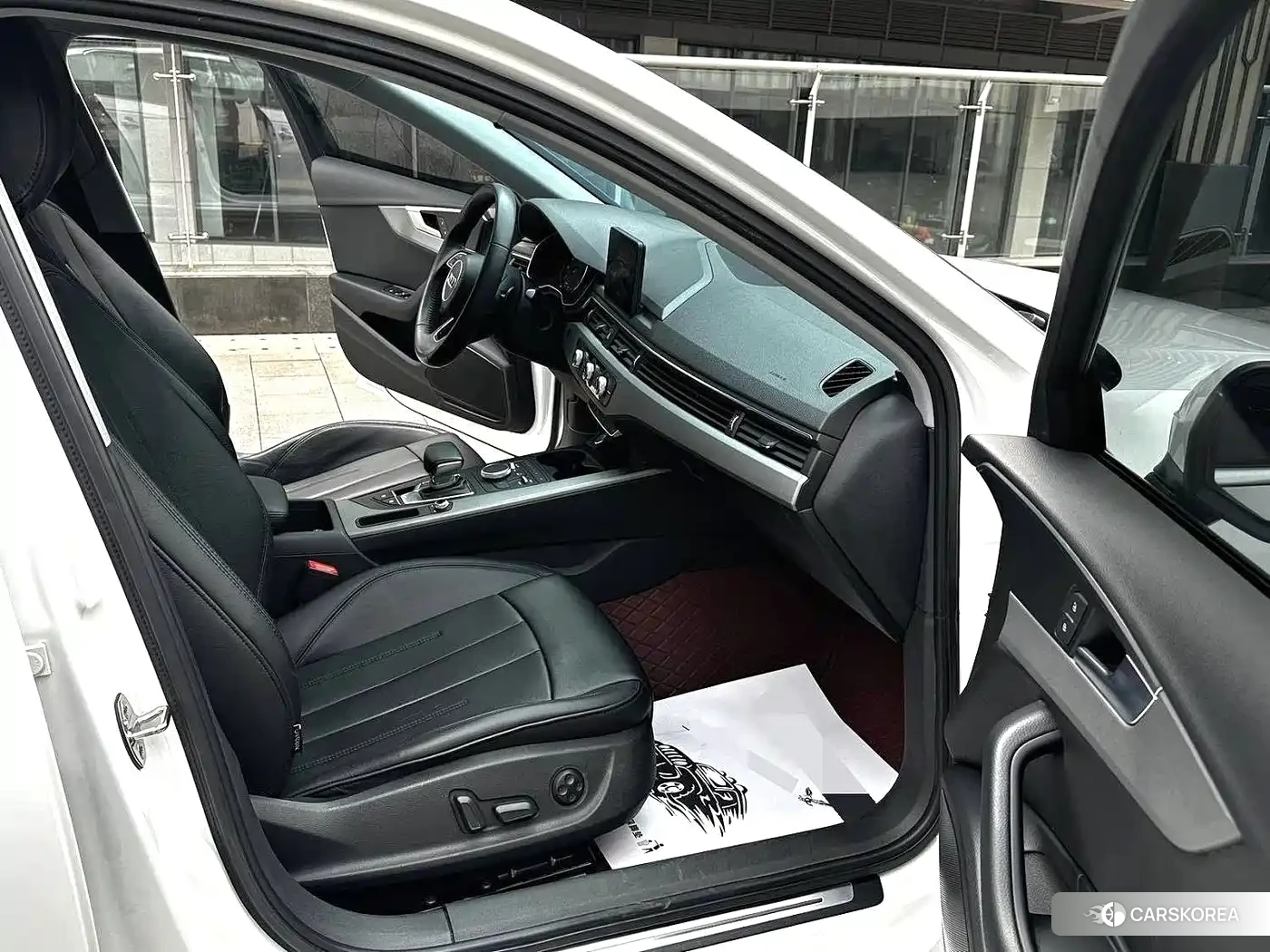 Audi A4L 2018 Белый из Китая, фото 3