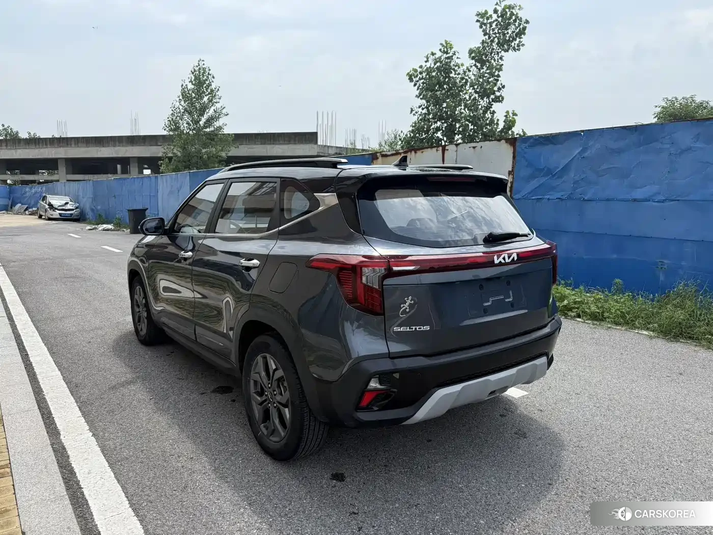 Kia Seltos 2023 Silver/gray из Китая, фото 3