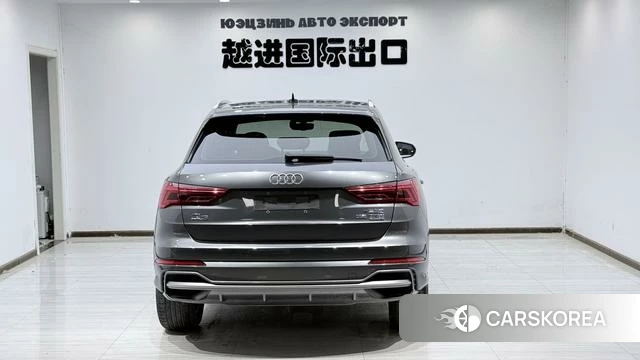 Audi Q3 2022 Темно-серый из Китая, фото 5