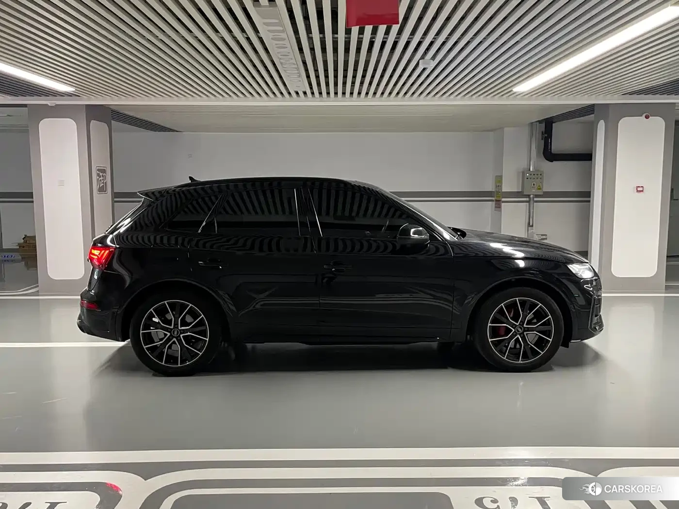 Audi SQ5 id 4559835 из Китая 21