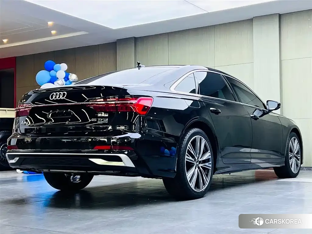 Audi A6L id 4653867 из Китая 9