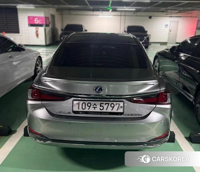 Lexus ES300h 7th generation 2022 Серебристо-серый из Кореи, фото 3