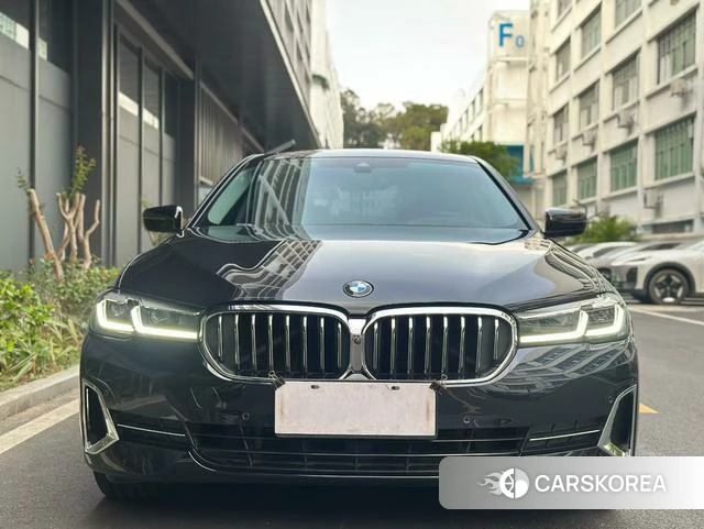 BMW 5 series 2023 Черный из Китая, фото 3