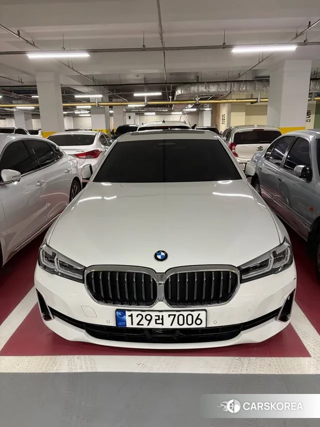 BMW 5 Series (G30) 2023 Белый из Кореи, фото 3