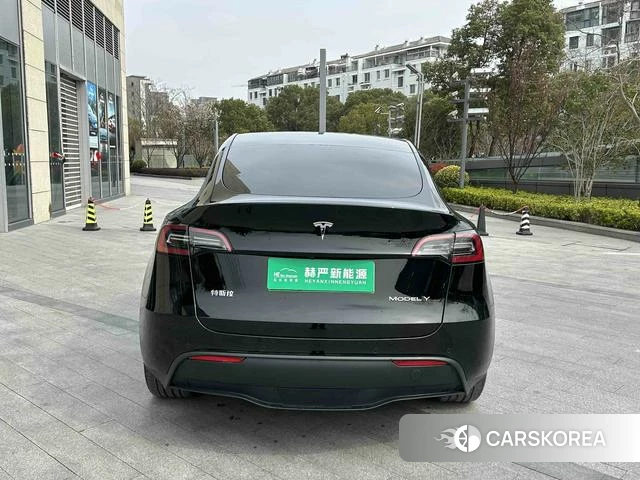Tesla Model Y 2024 Черный из Китая, фото 3