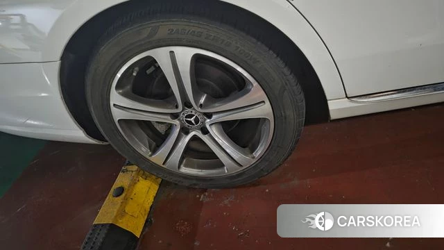 Mercedes-Benz E-Class W213 2018 Белый из Кореи, фото 3