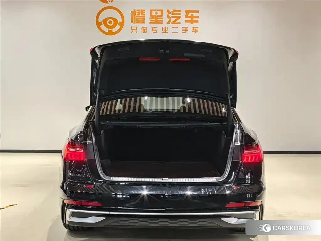 Audi A6L id 4548055 из Китая 9