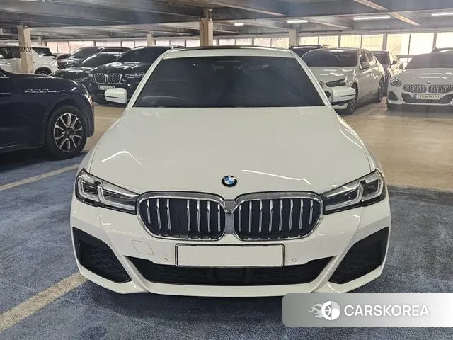 BMW 5 Series (G30) 2021 Белый из Кореи, фото 4