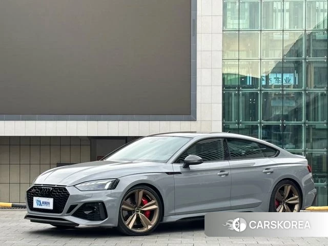 Audi RS 5 2025 Серебристо-серый из Китая, фото 6