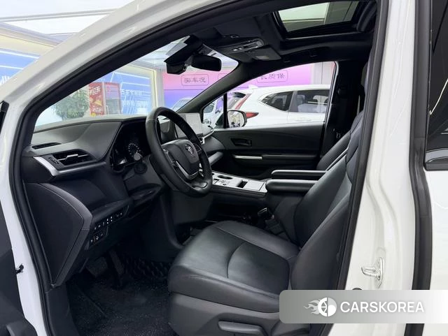 Toyota Grevia 2024 Белый из Китая, фото 6