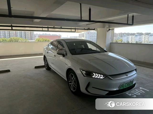 BYD Qin PLUS EV 2023 Белый из Китая, фото 3