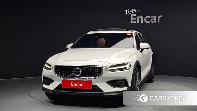 Volvo V60 Cross-Country 2nd Generation id 3942683 из Кореи 13