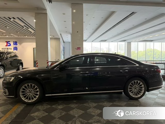 Audi A8 2021 Черный из Китая, фото 3