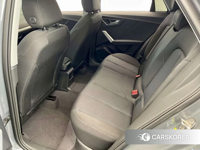 Audi Q2L id 4238112 из Китая 12