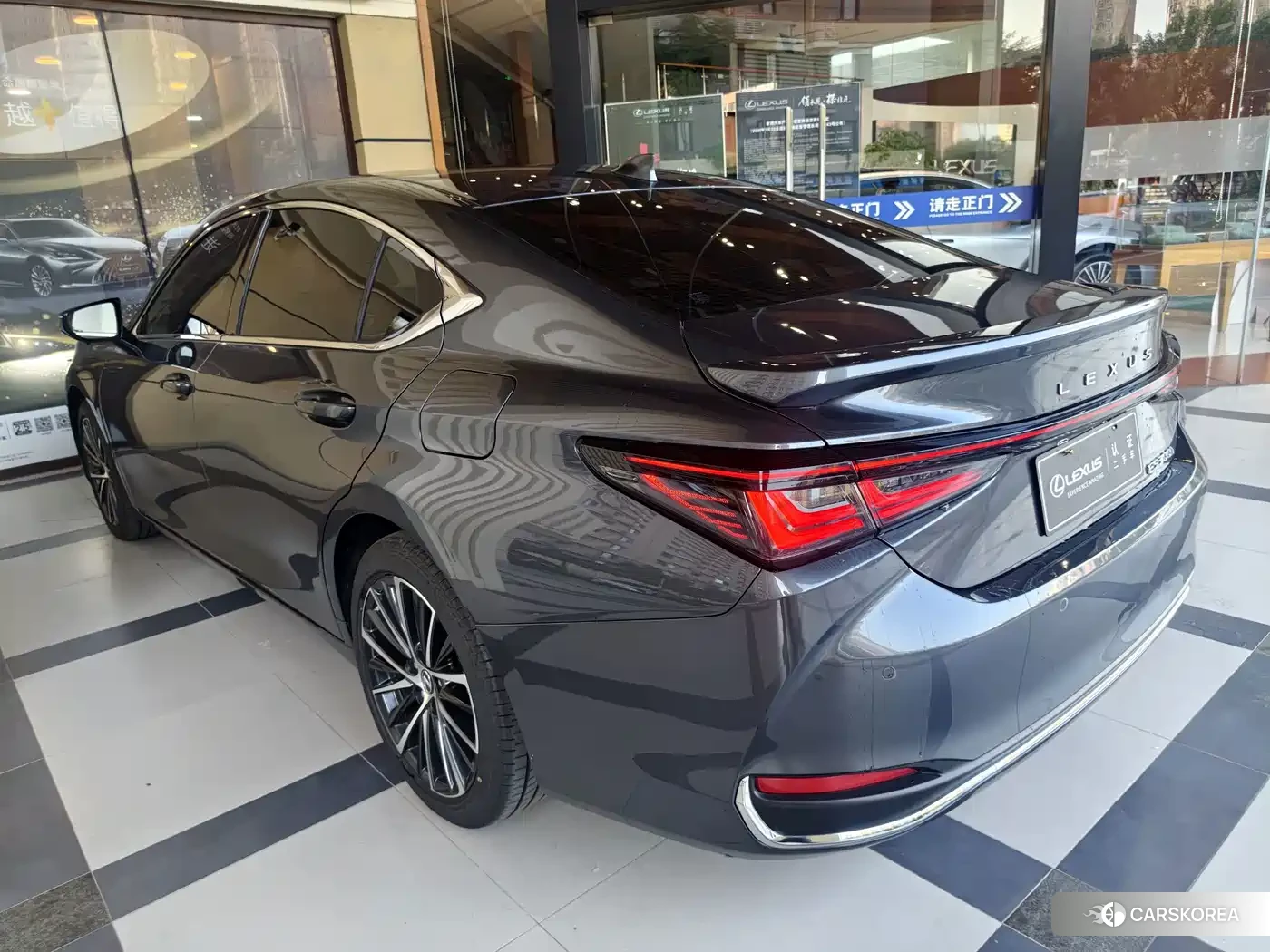 Lexus ES id 4634836 из Китая 15